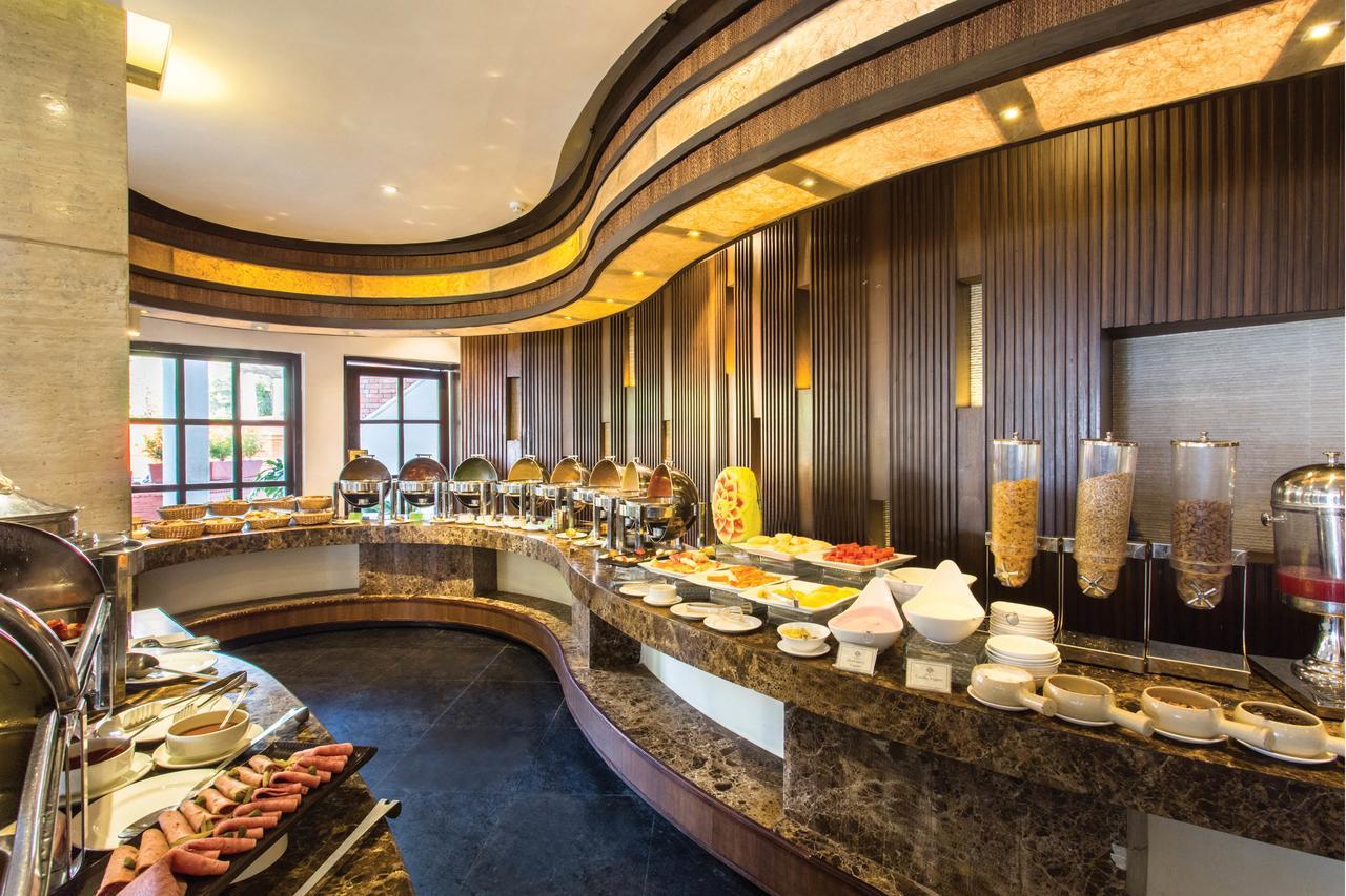 Hotel Shangri-La, Kathmandu Buitenkant foto
