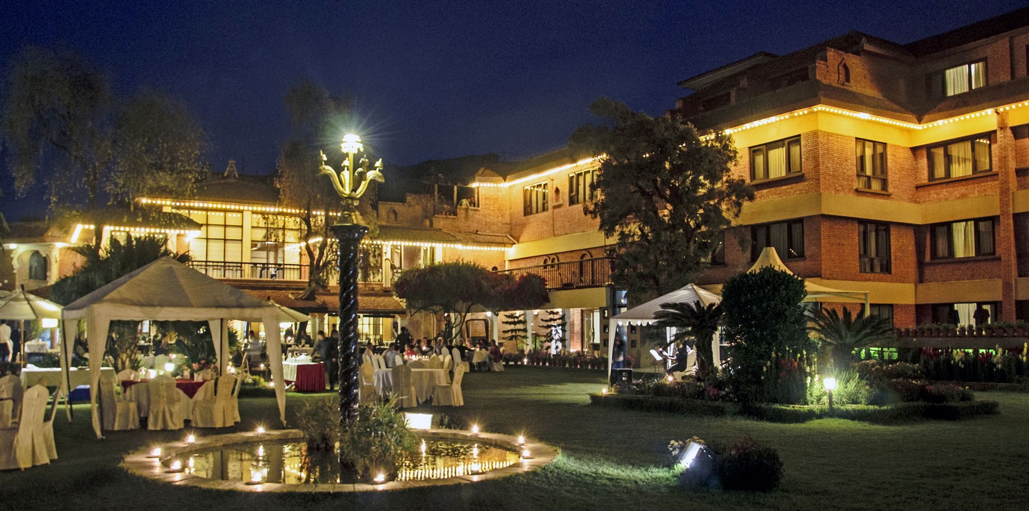 Hotel Shangri-La, Kathmandu Buitenkant foto